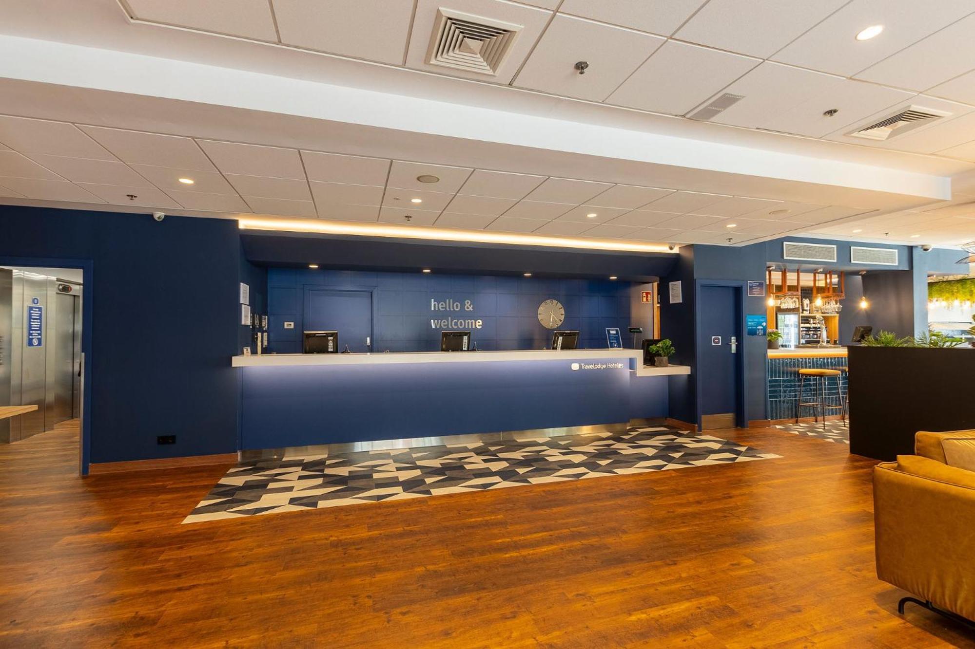 Travelodge Barcelona Poblenou — Photos 2